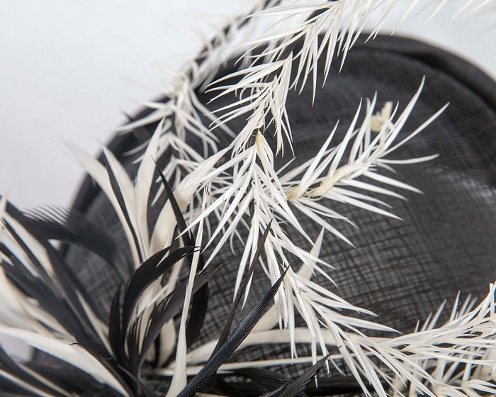 Black and Cream pillbox fascinator with face veil - Image 4