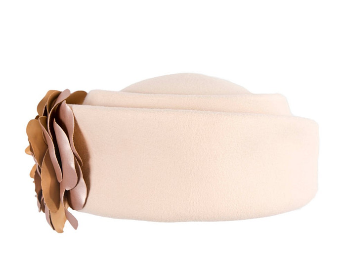 Large nude felt beret with leather flower - Image 3