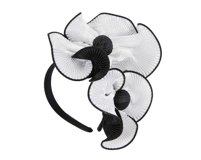 White & black racing fascinator by Max Alexander - Image 2