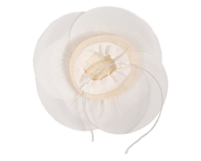 Large white flower fascinator - Image 4