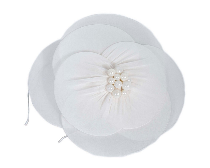 Large white flower fascinator - Image 2