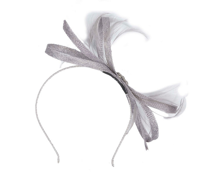 Grey sinamay loops and feathers fascinator - Image 4