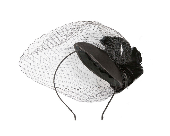 Black fascinator with feather and veil - Image 3