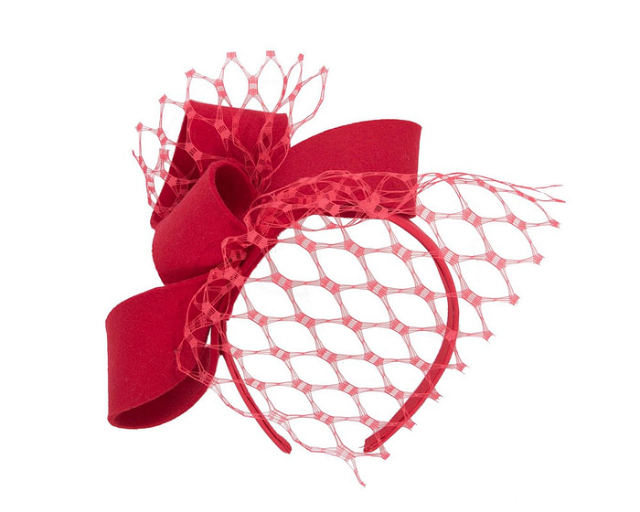 Red felt fascinator with face veil - Image 2