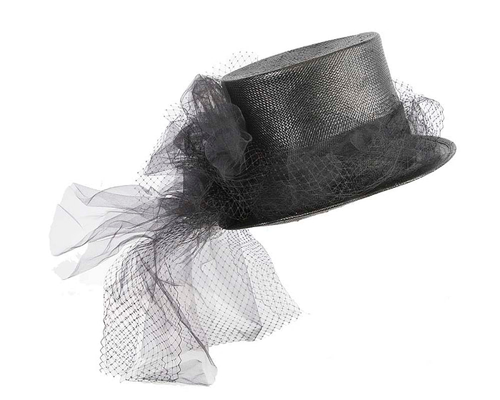 Black top hat with veiling - Image 2