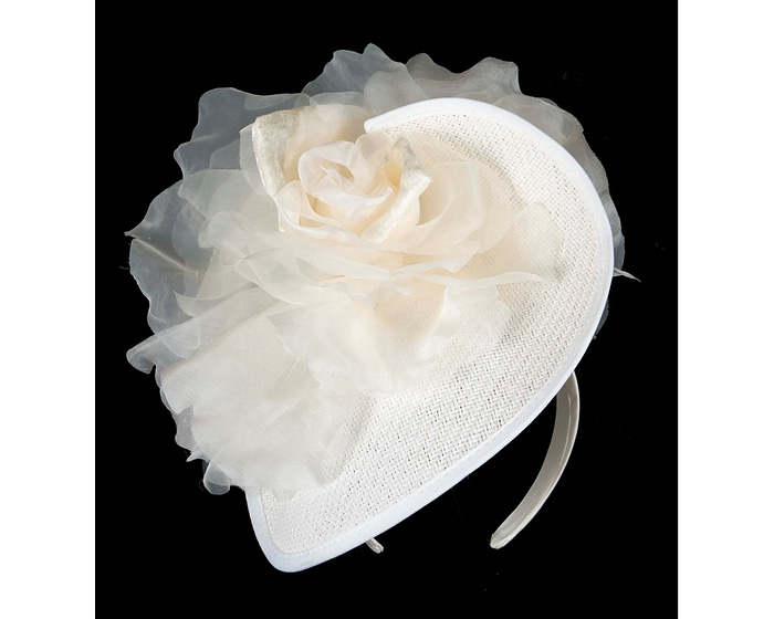 Exclusive white fascinator with flower by Fillies Collection - Image 4