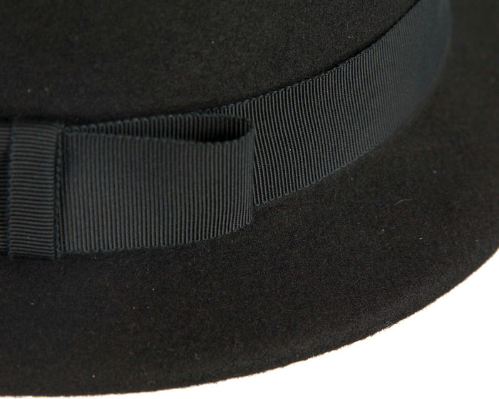 Black short brim felt ladies fedora hat - Image 5