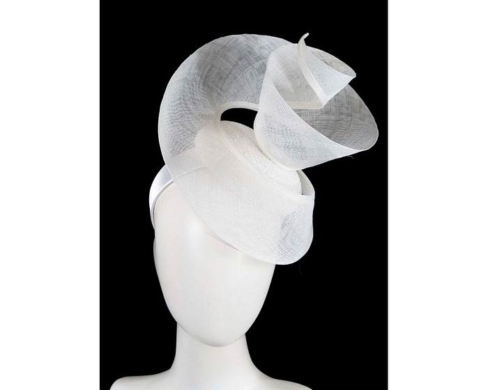 Bespoke white sinamay fascinator by Fillies Collection