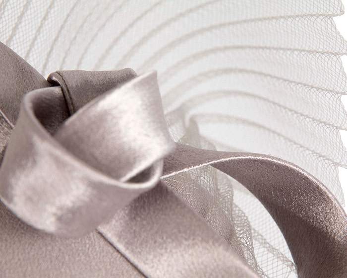 Grey custom made fascinator hat for special ocassion - Image 5
