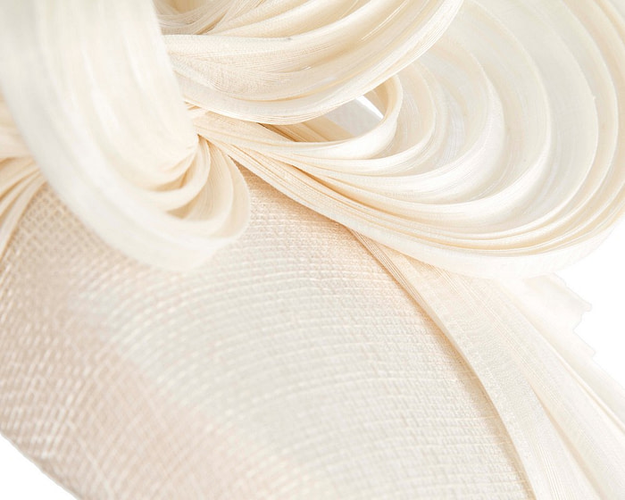 Exclusive cream pillbox fascinator by Fillies Collection - Image 5