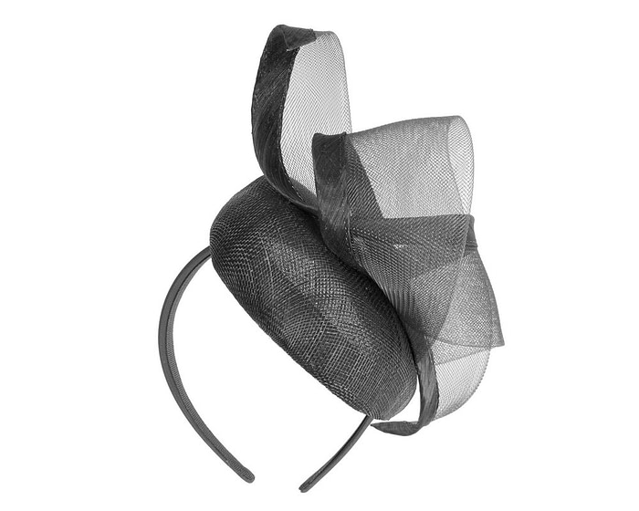 Black pillbox fascinator by Fillies Collection - Image 6