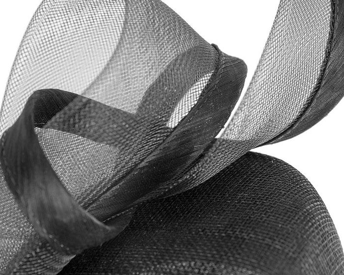 Black pillbox fascinator by Fillies Collection - Image 5