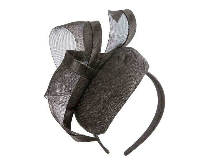Black pillbox fascinator by Fillies Collection - Image 2
