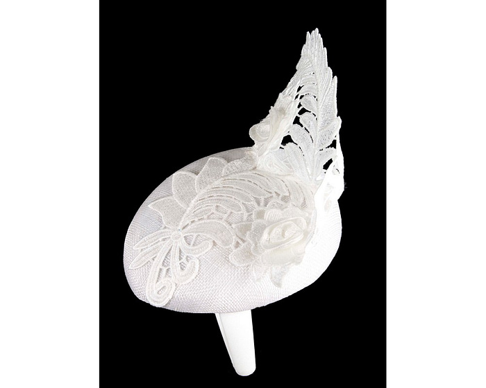 Elegant White Pillbox Fascinator with Lace - Image 4