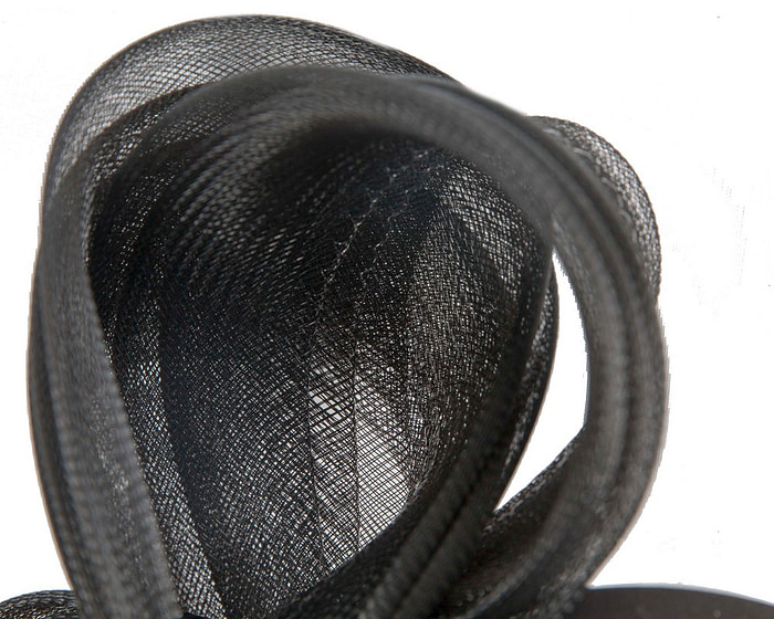 Black crinoline bow fascinator by Fillies Collection - Image 3