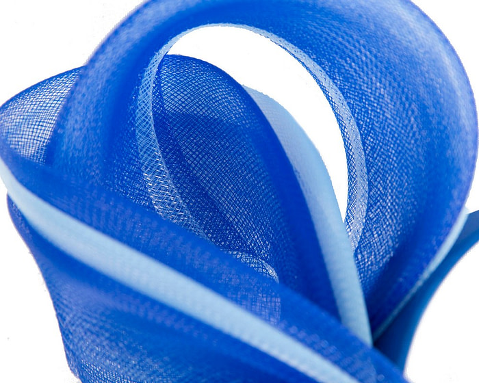 Blue crinoline bow fascinator by Fillies Collection - Image 3