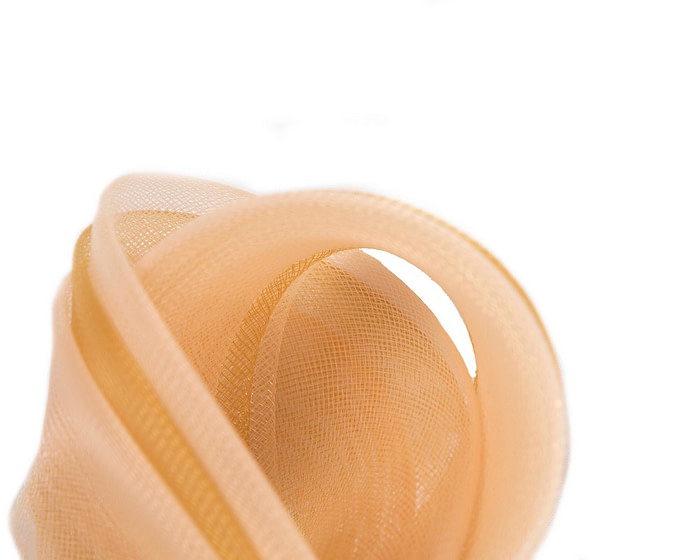 Nude crinoline bow fascinator by Fillies Collection - Image 3