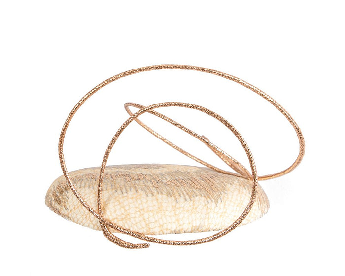 Bespoke designers cream & gold fascinator - Image 7