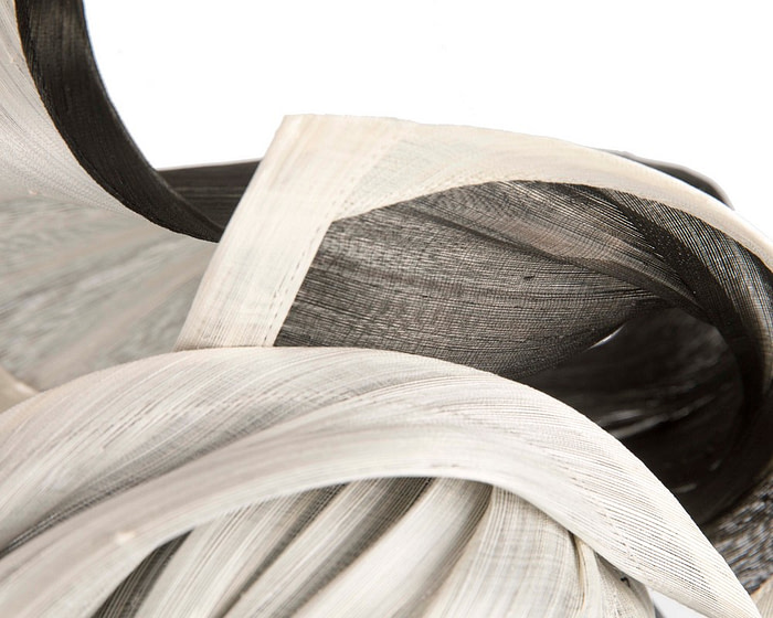 Cream & Black designers racing fascinator - Image 5