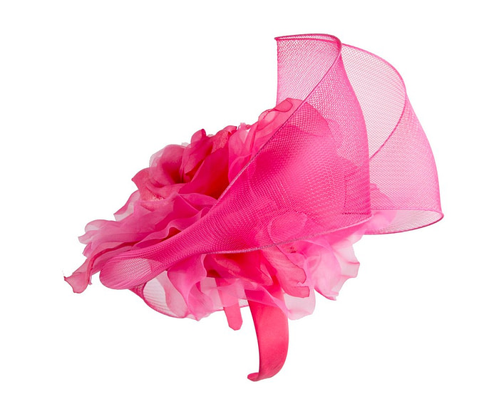 Large structured fuchsia fascinator by Fillies Collection - Image 4