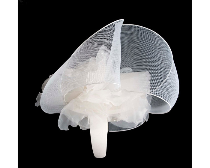 Large structured white fascinator by Fillies Collection - Image 4