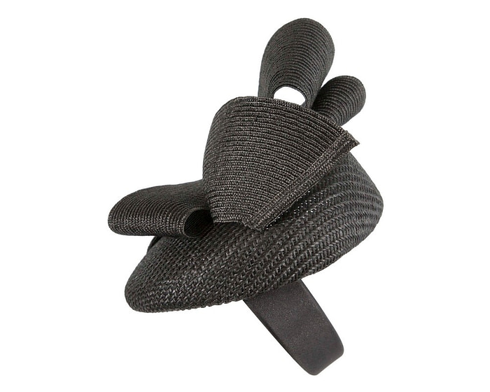 Black pillbox fascinator by Fillies Collection - Image 5
