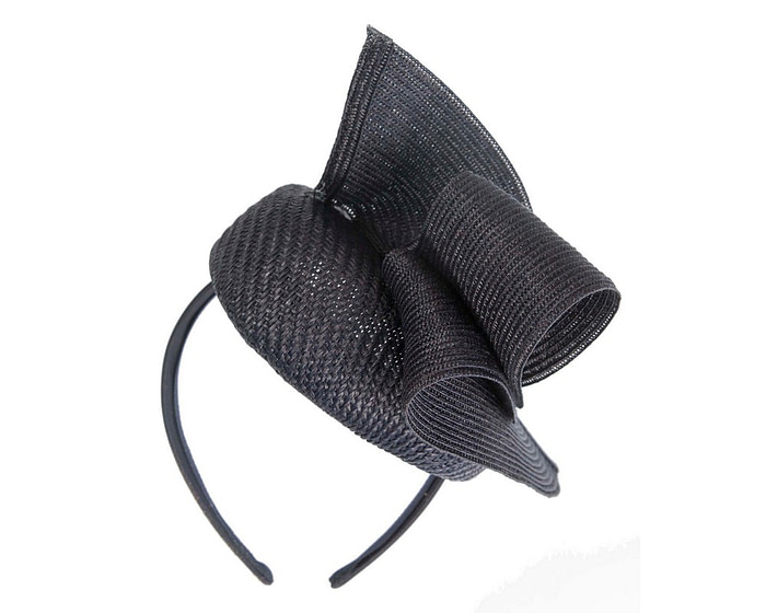 Navy pillbox fascinator by Fillies Collection - Image 6