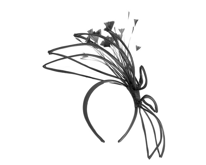 Thin outline black fascinator with feathers - Image 4