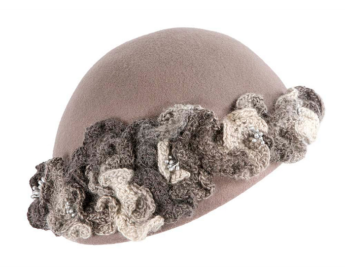 Grey felt beret with crocheted trim - Hats From OZ