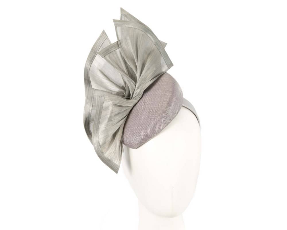 Bespoke silver racing fascinator by Fillies Collection Online in ...