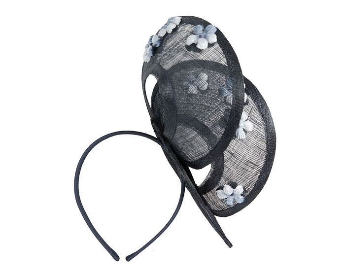 Exquisite navy sinamay fascinator by Max Alexander - Image 4
