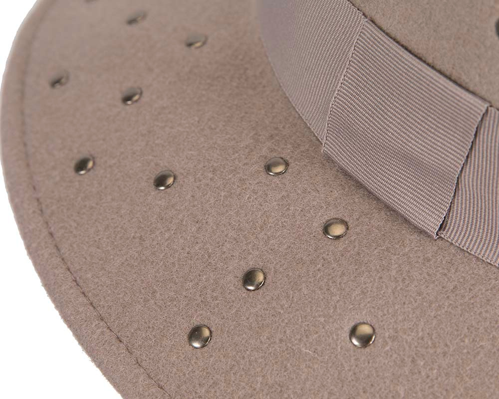 Wide brim grey felt fedora with studs by Max Alexander - Image 4