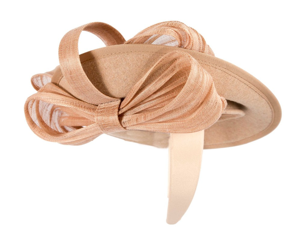Large beige plate fascinator with bow by Fillies Collection - Image 7