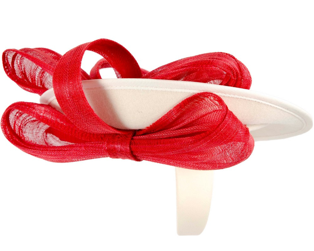 Large cream plate fascinator with red bow by Fillies Collection - Image 8