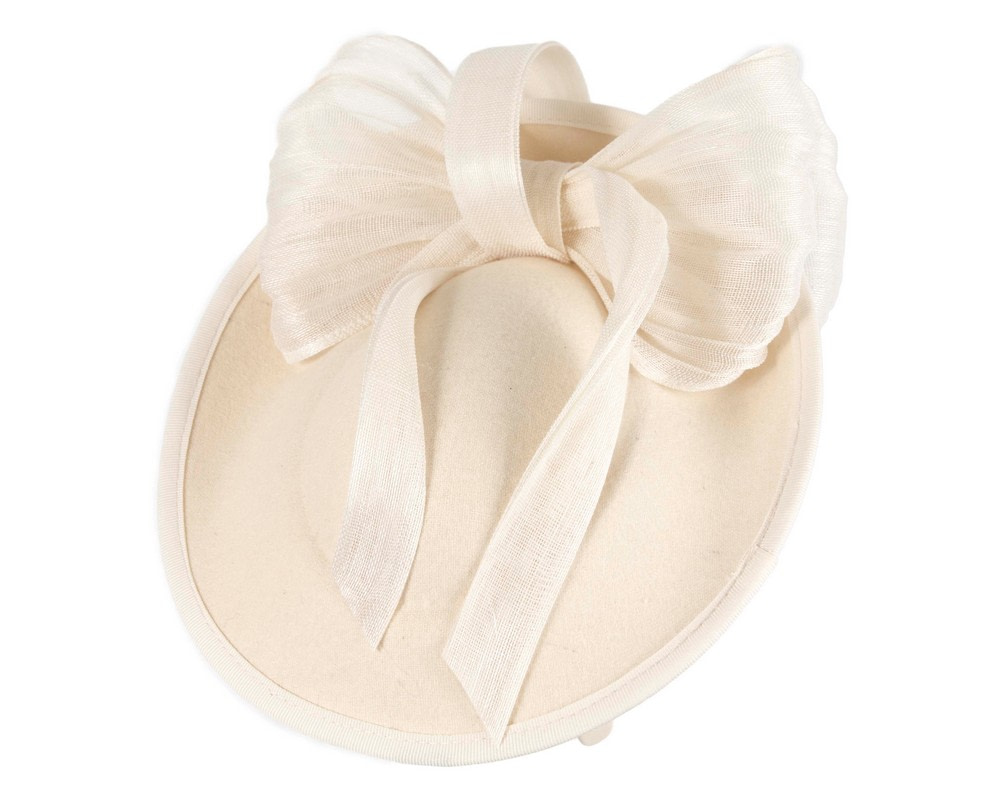 Large cream plate fascinator with bow by Fillies Collection - Image 3