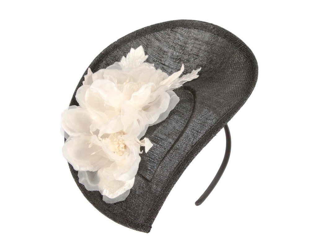 Black fascinator with large cream flower by Max Alexander - Image 2