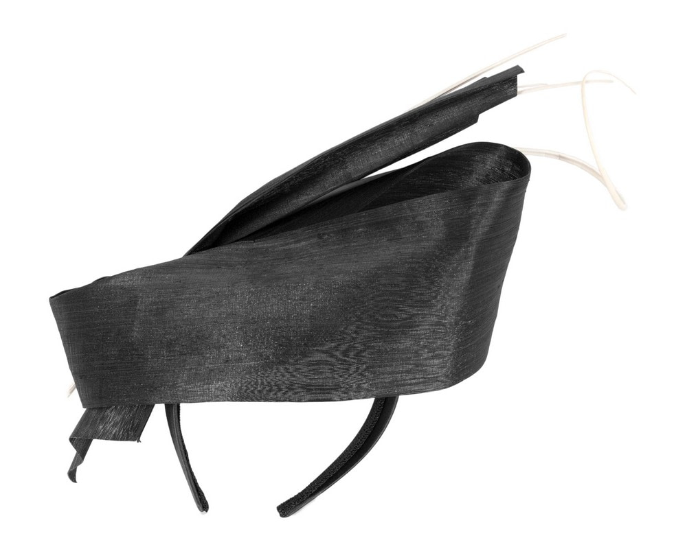 Bespoke black & white racing fascinator by Fillies Collection - Image 4