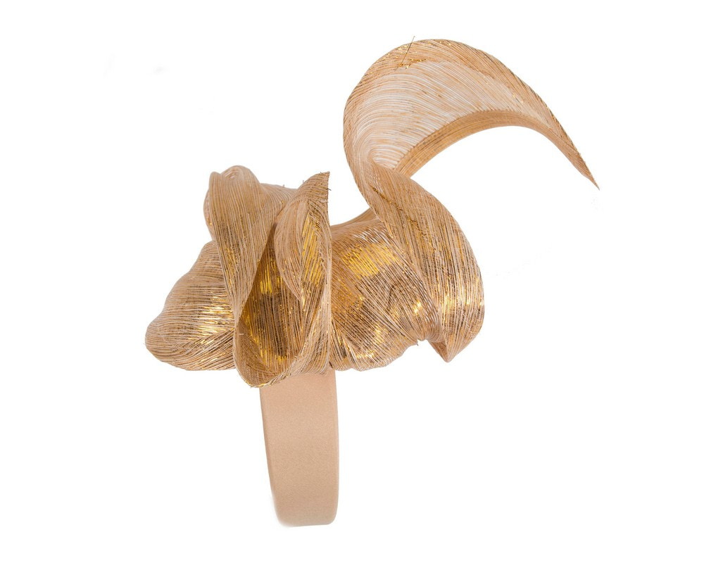 Gold silk abaca fascinator by Fillies Collection - Image 3