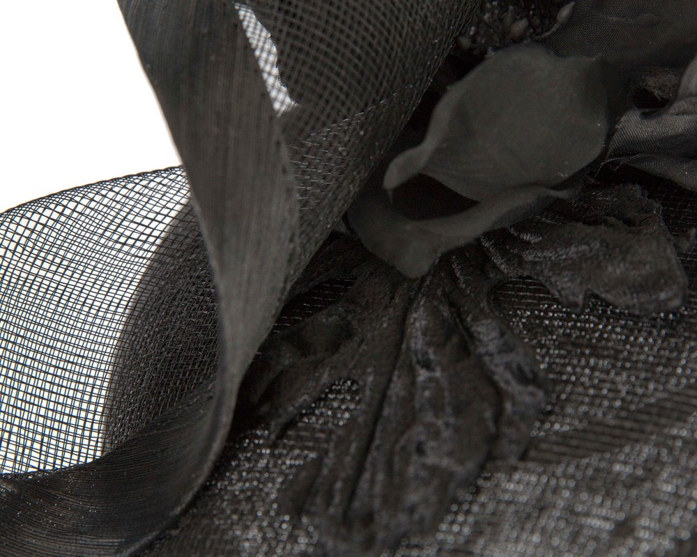 Black spring racing fascinator by Fillies Collection - Image 5