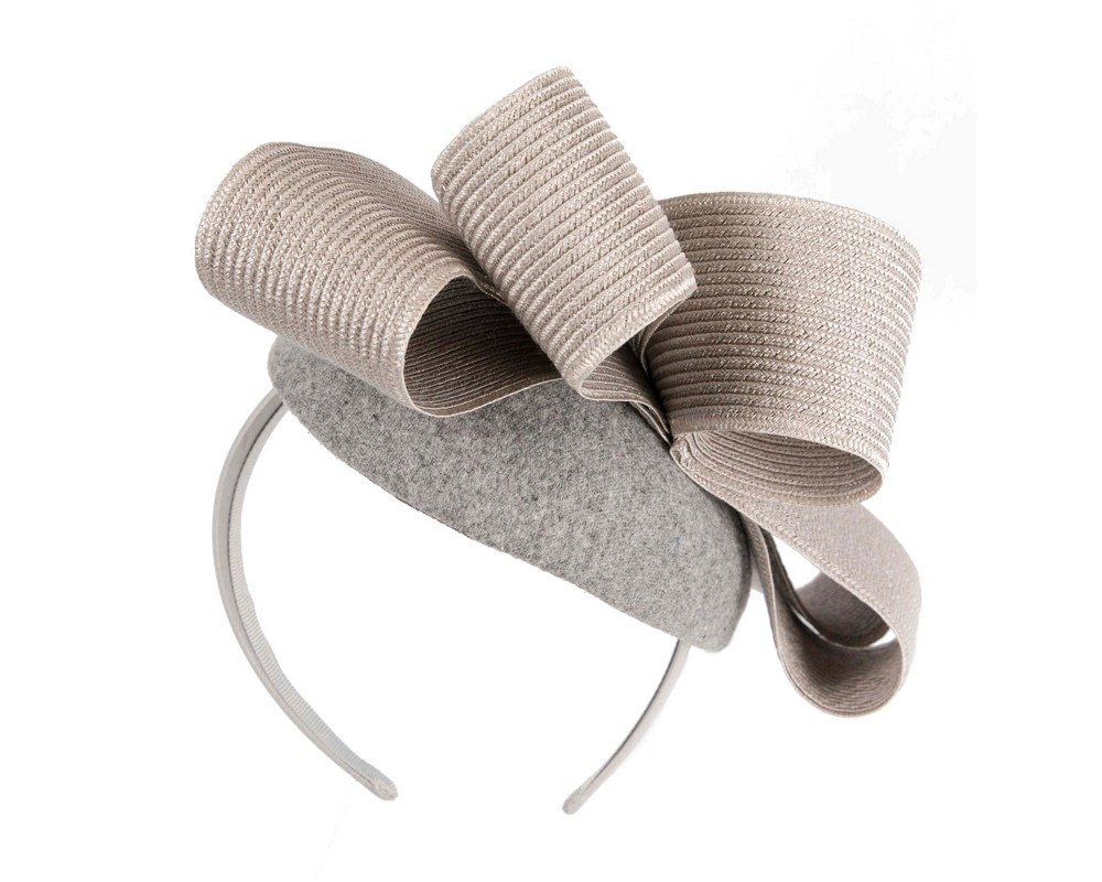 Silver winter racing fascinator by Fillies Collection - Image 6