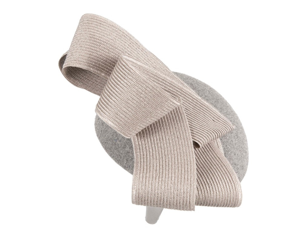 Silver winter racing fascinator by Fillies Collection - Image 4