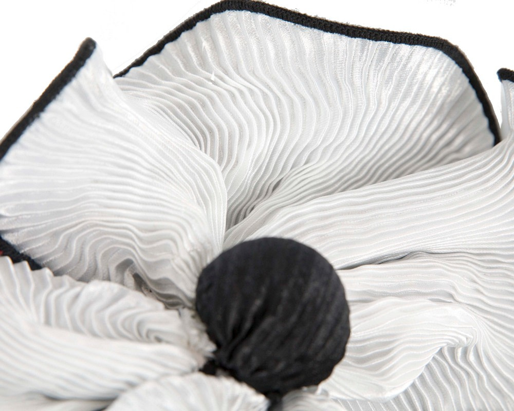 Novel design white & black flower fascinator - Fascinators.com.au Novel design white & black flower fascinator - Image 3