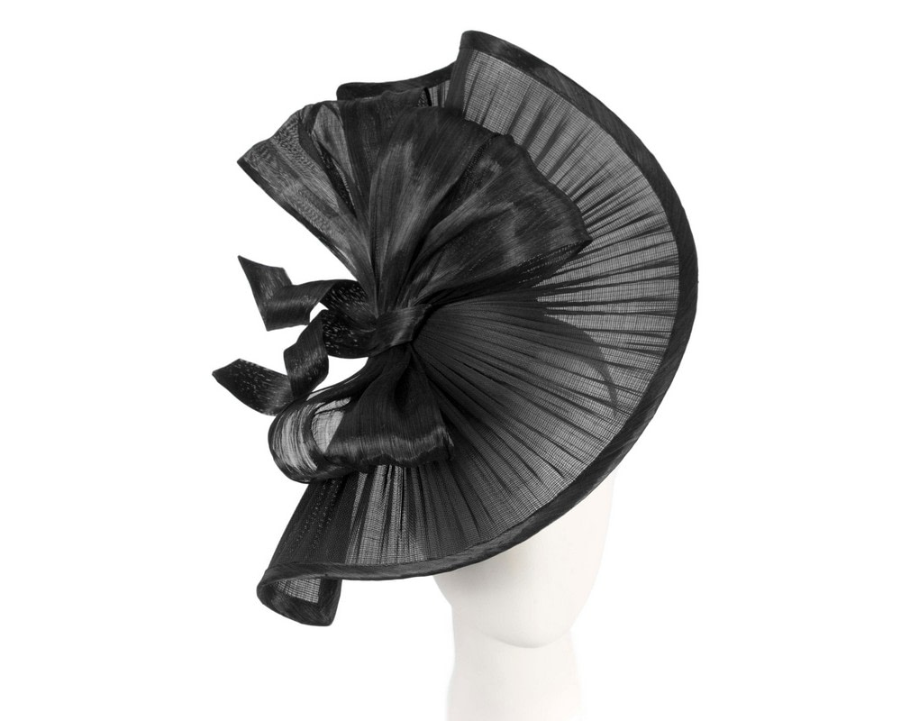 Bespoke black Australian Made racing fascinator by Fillies Collection