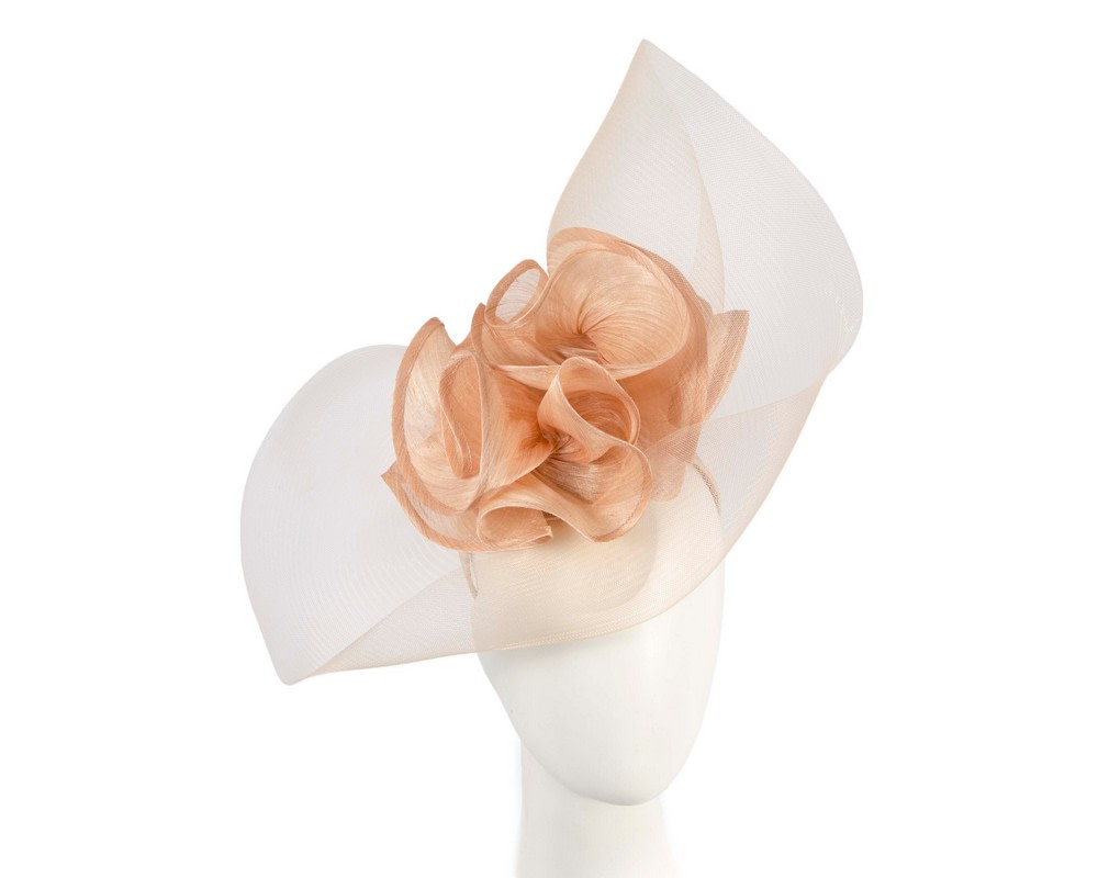 Bespoke nude fascinator by Fillies Collection