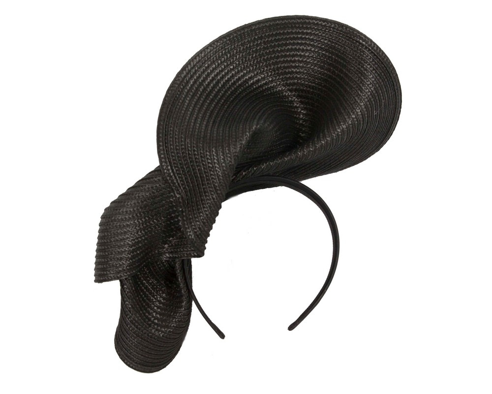 Large black fascinator with white orchid flowers by Fillies Collection - Fascinators.com.au Large black fascinator with white orchid flowers by Fillies Collection - Image 4