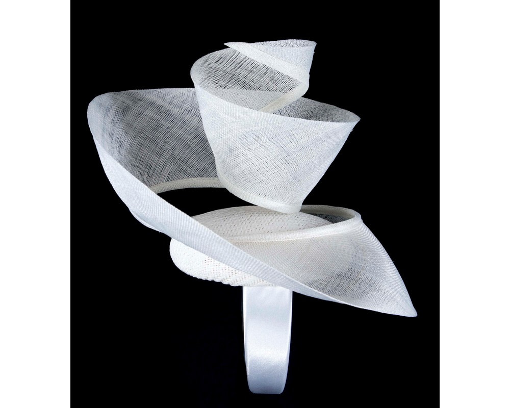 White sinamay fascinator by Fillies Collection - Image 4