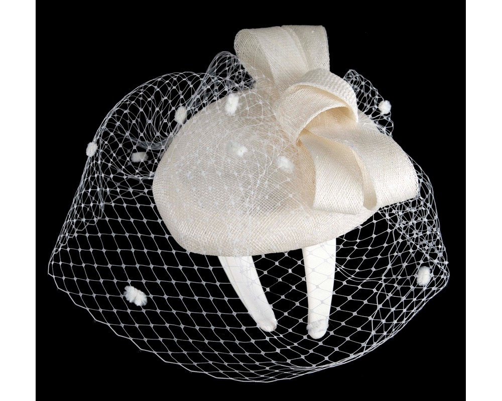 Cream pillbox with face veil by Fillies Collection - Image 4