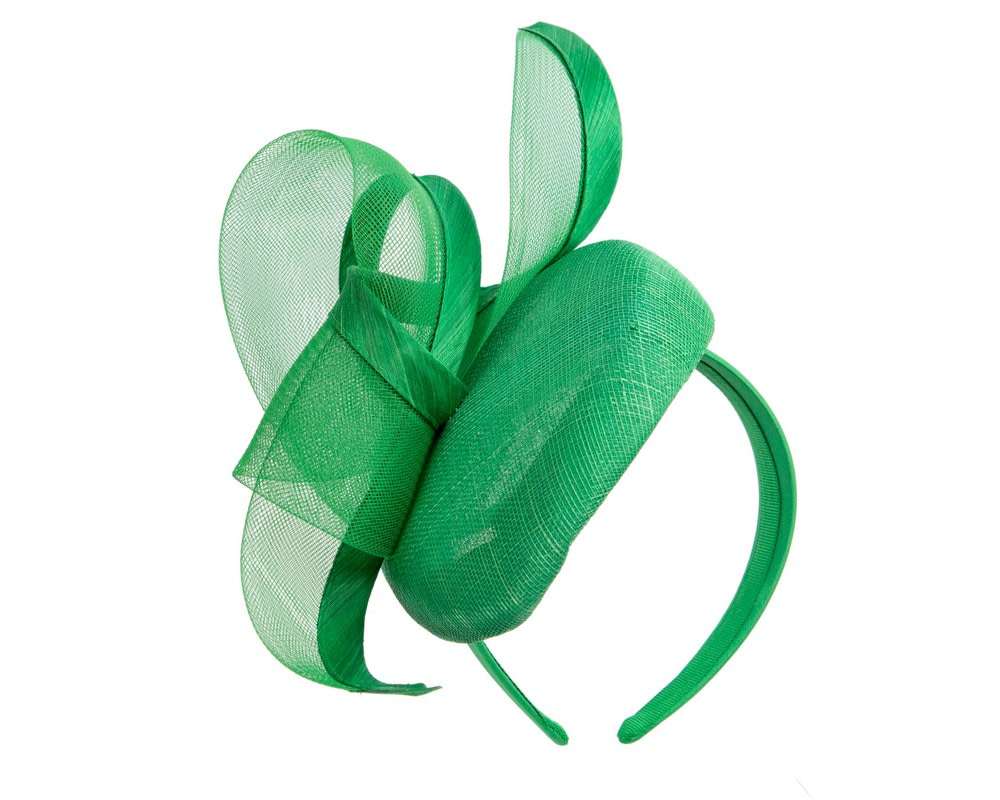Green spring racing fascinator by Fillies Collection - Image 2