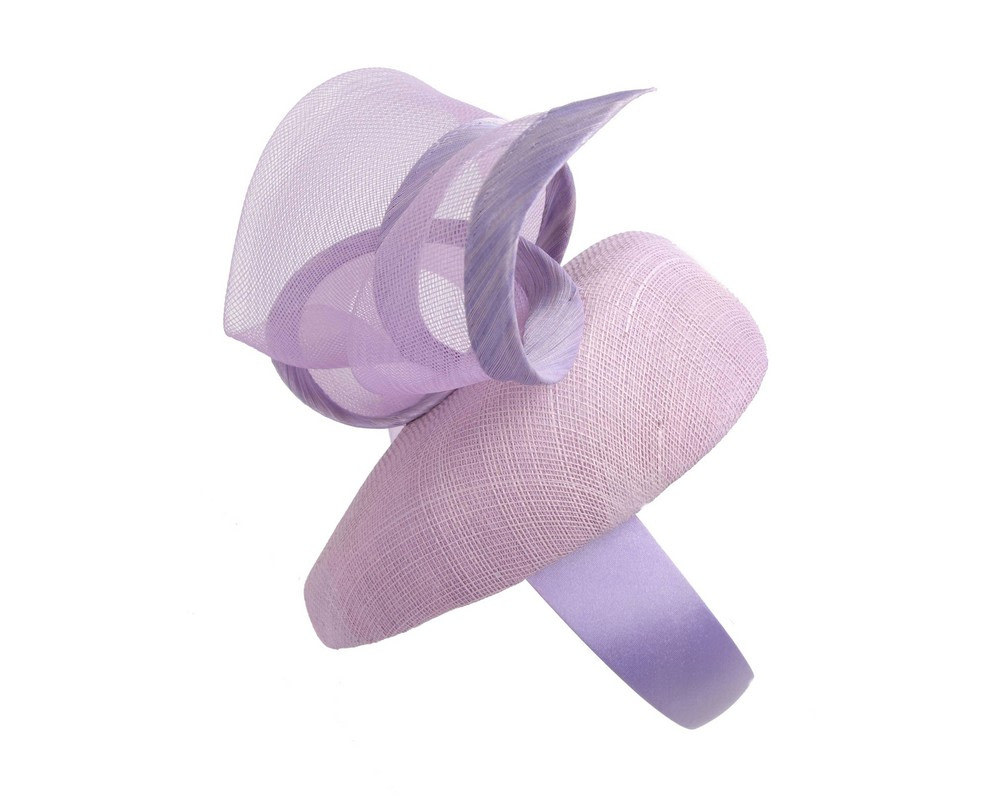 Lilac spring racing fascinator by Fillies Collection - Image 4