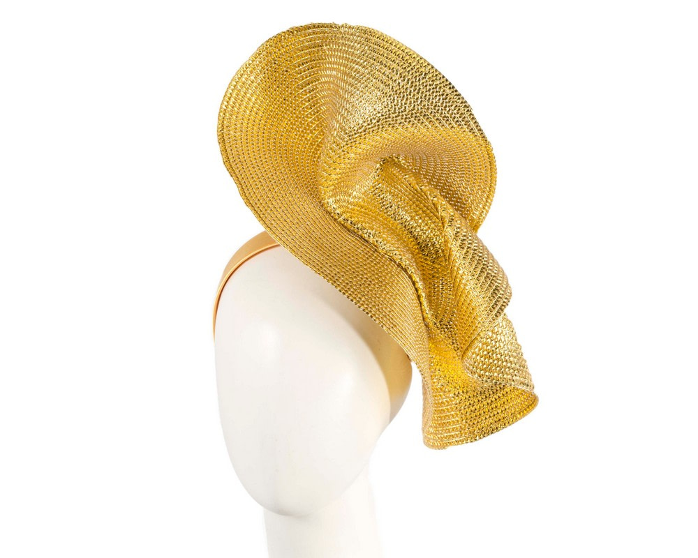 Bespoke shiny yellow gold fascinator by Fillies Collection